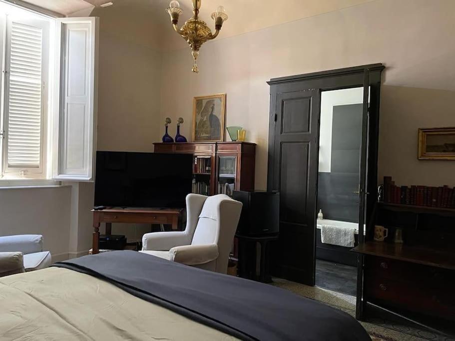 Villa Anselmi - Arteindiretta ลีวอร์โน ภายนอก รูปภาพ