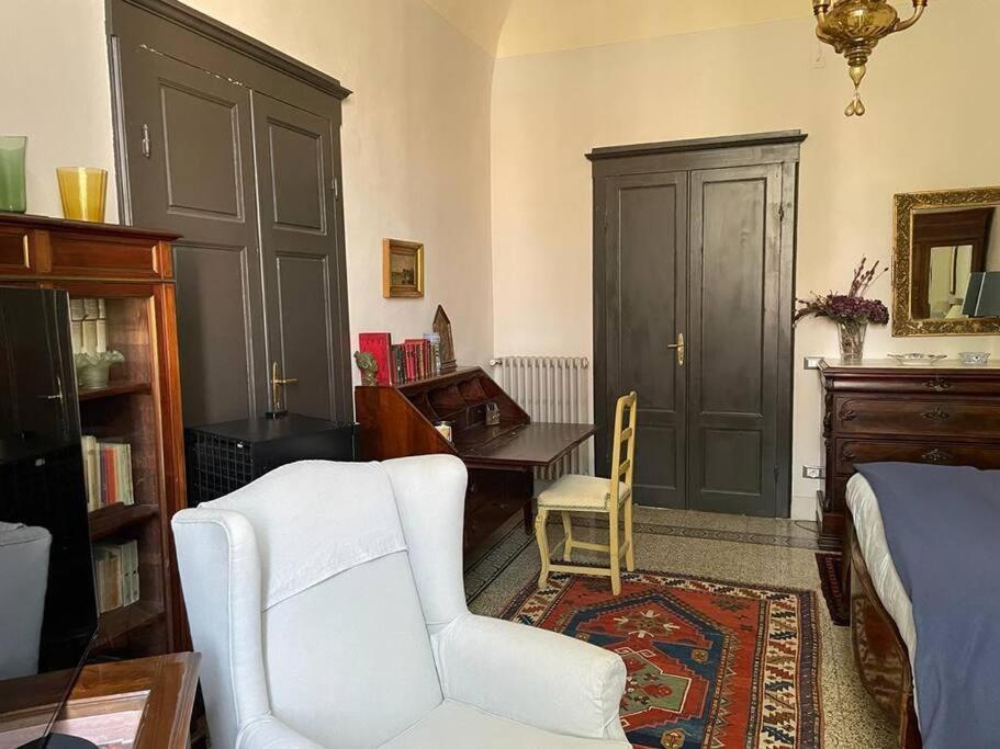 Villa Anselmi - Arteindiretta ลีวอร์โน ภายนอก รูปภาพ