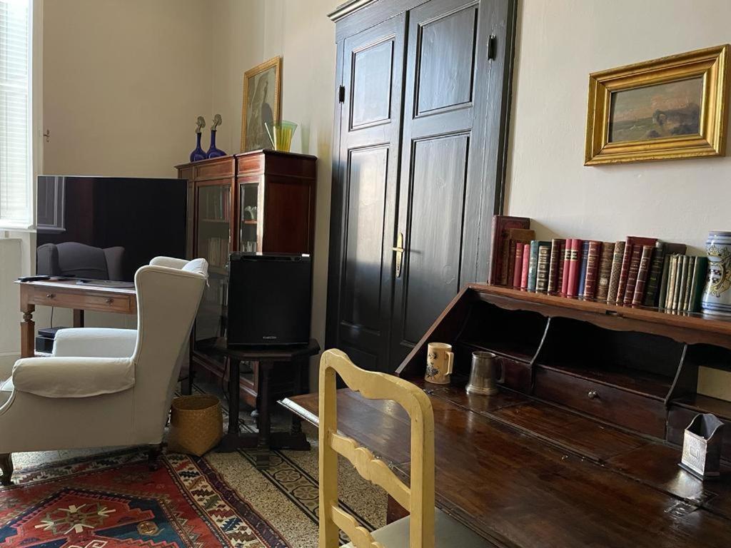 Villa Anselmi - Arteindiretta ลีวอร์โน ภายนอก รูปภาพ