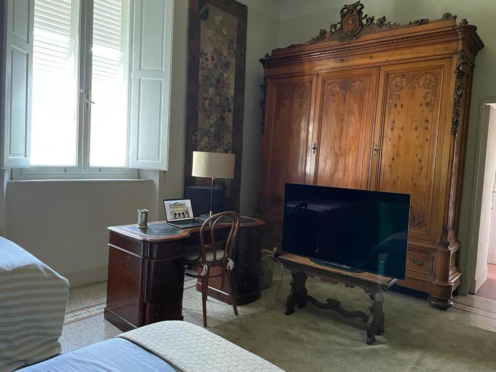 Villa Anselmi - Arteindiretta ลีวอร์โน ภายนอก รูปภาพ